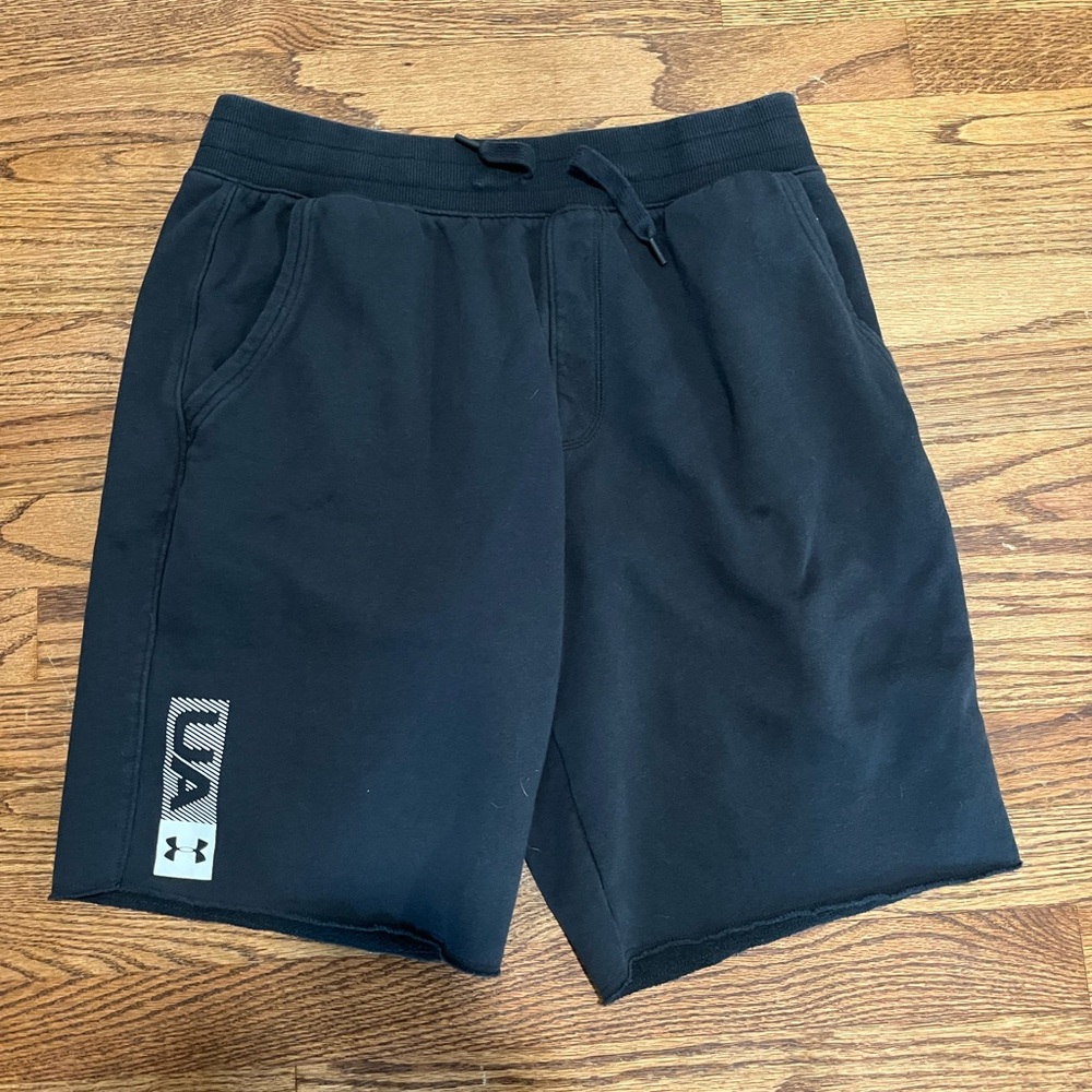 Large Black Under Armor cold gear cotton shorts